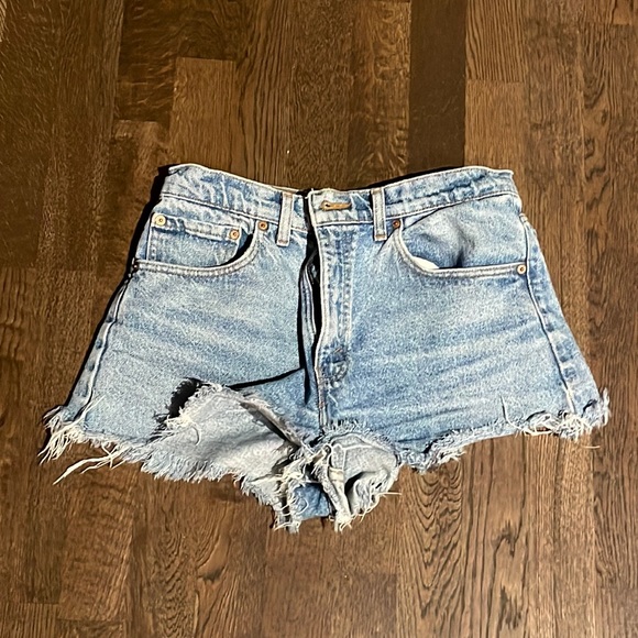 Vintage Levi jean shorts - Picture 1 of 2